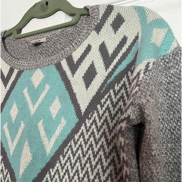 Ecote Crewneck Sweater - Picture 2 of 5